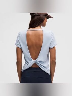 Lululemon Twist-Back Soft Ribbed Short Sleeve Top Blue Size 4 NWT